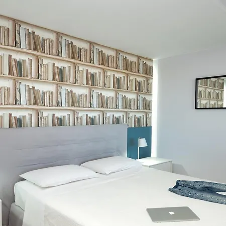 Stefan's Hub * 하니아